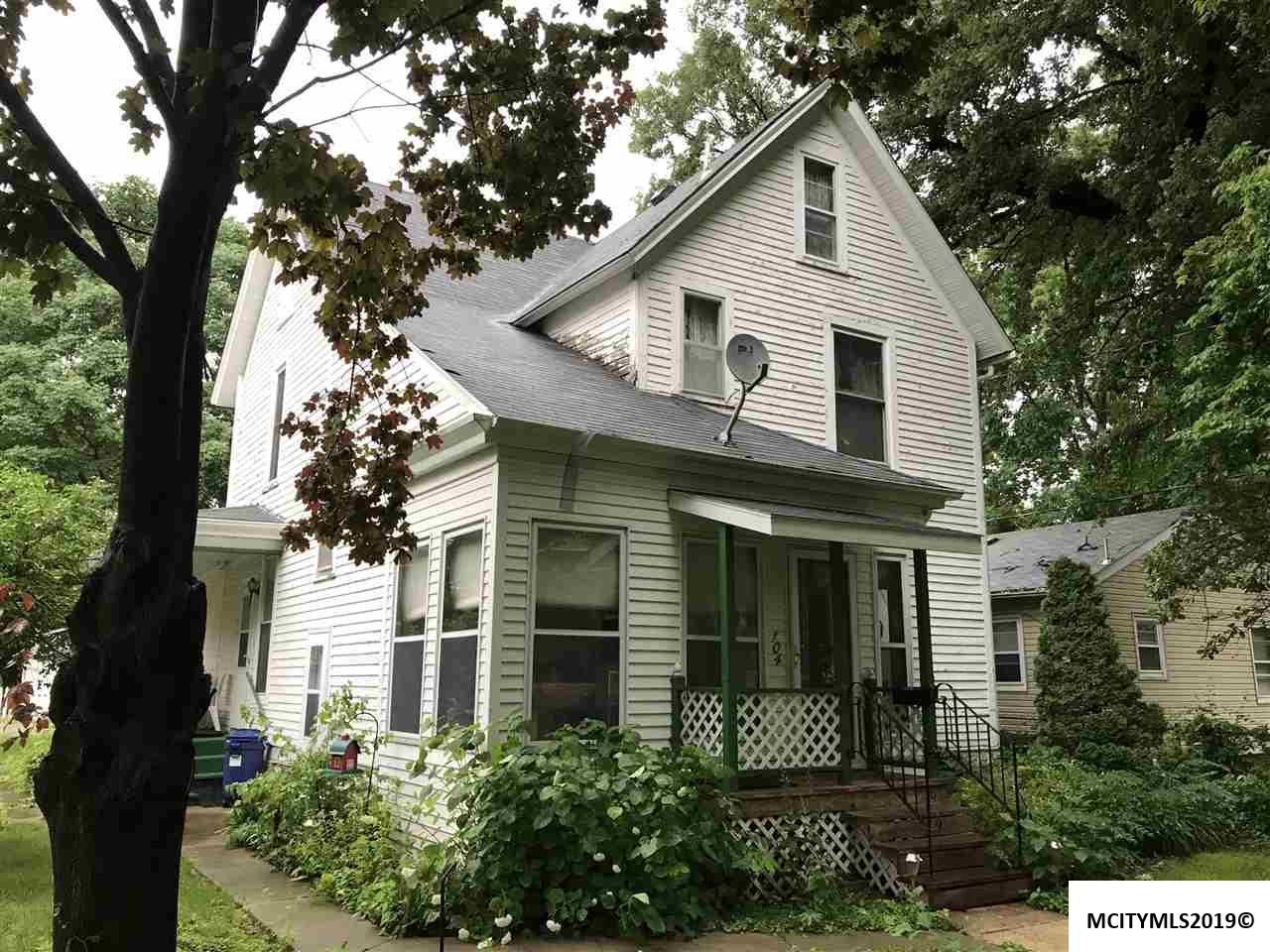 104 10th Nw - Photo 1