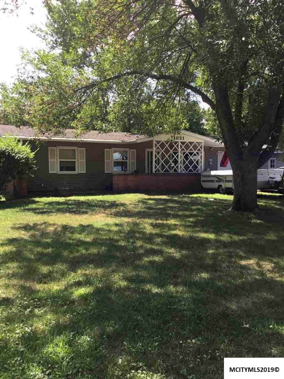 1621 Meadowbrook Dr - Photo 1