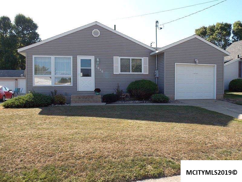 1616 Hampshire - Photo 1