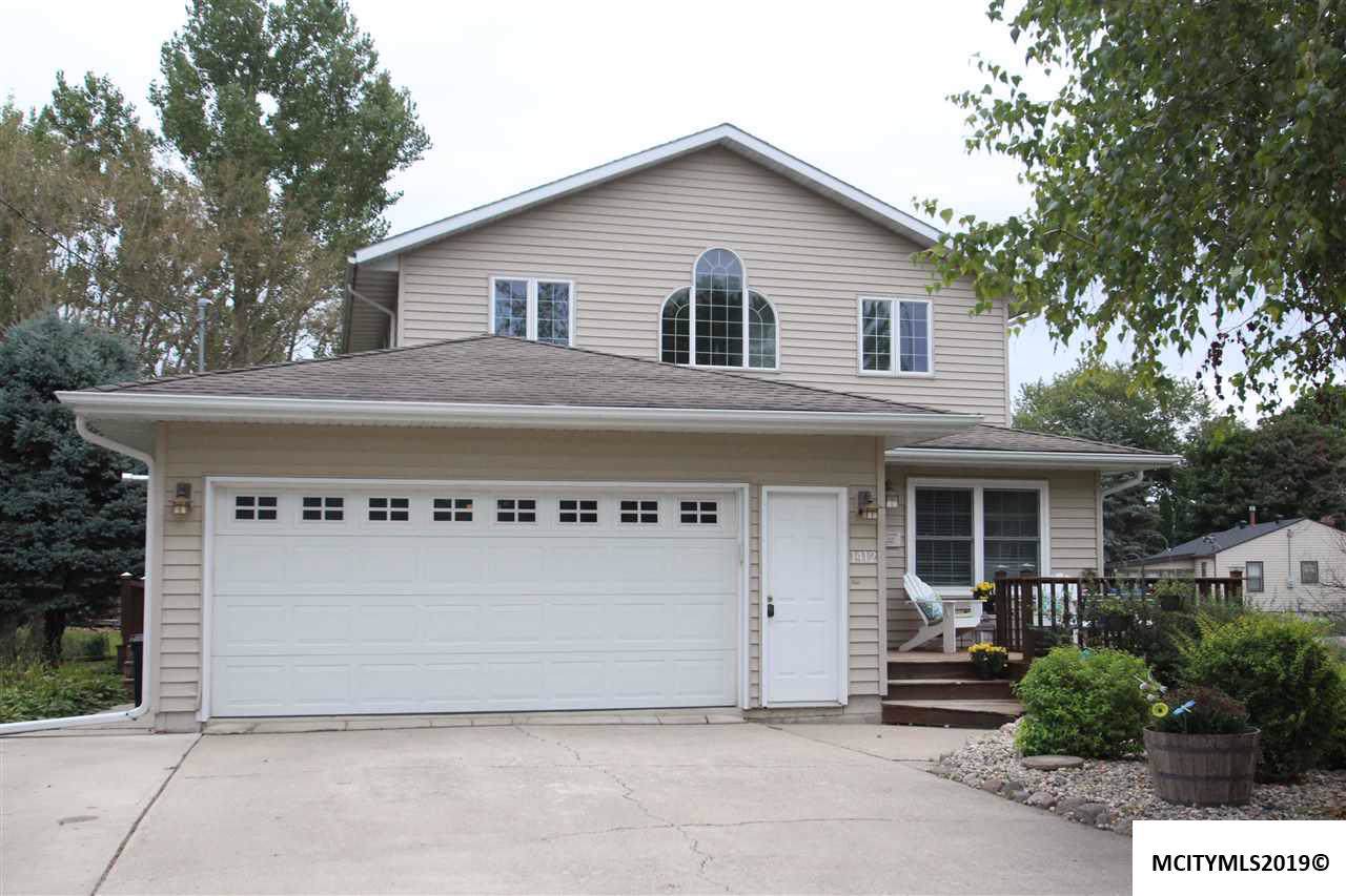 1412 6th Ave N - Photo 1