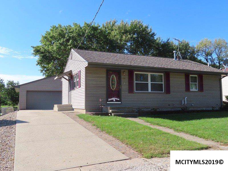 689 9th Se - Photo 1