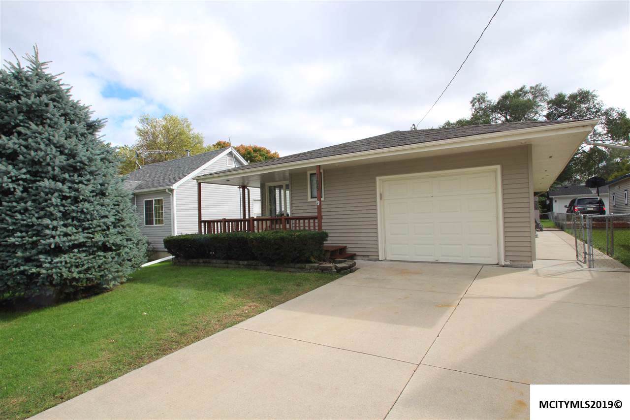 109 23rd Sw - Photo 1