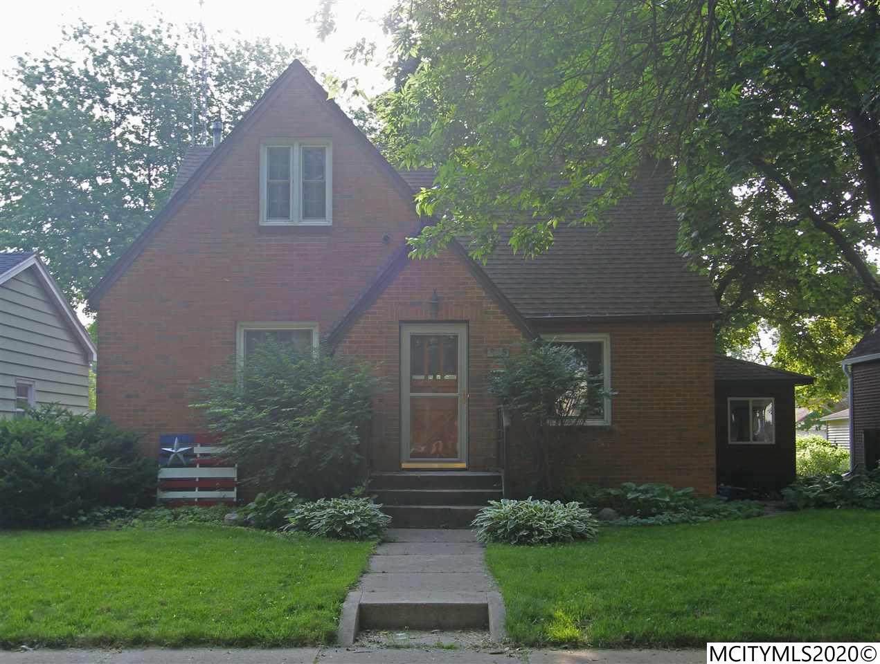 915 Monroe - Photo 1