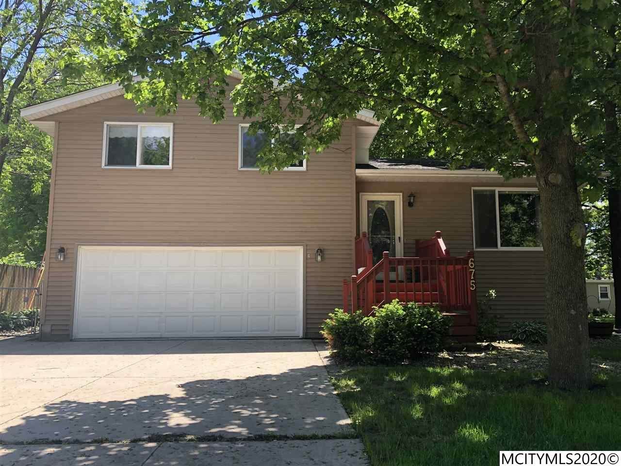 675 15th Ne - Photo 1