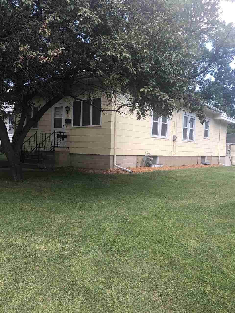 120 22nd Se - Photo 1