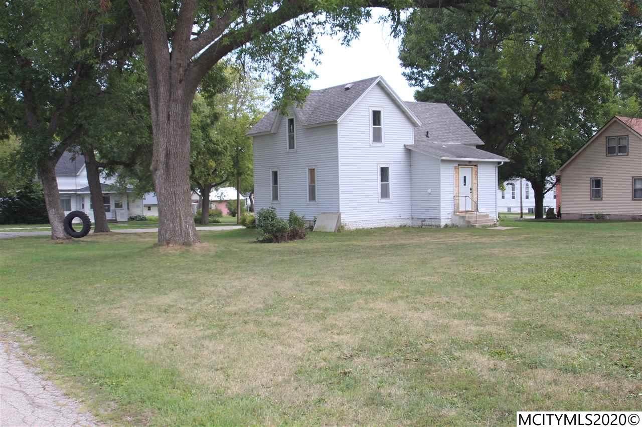 627 2nd St - Photo 1