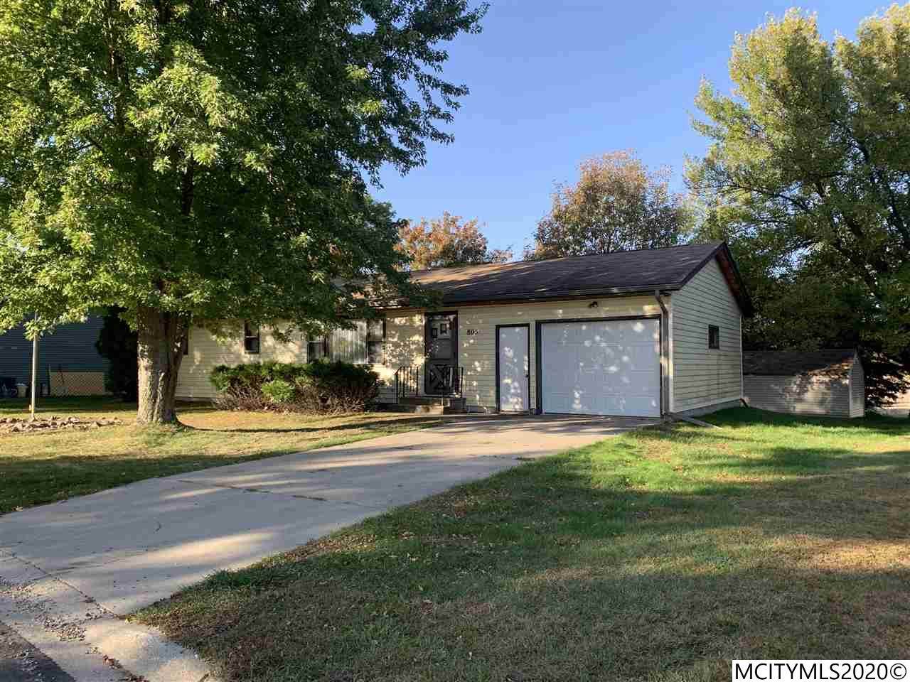 805 Clover Ct - Photo 1