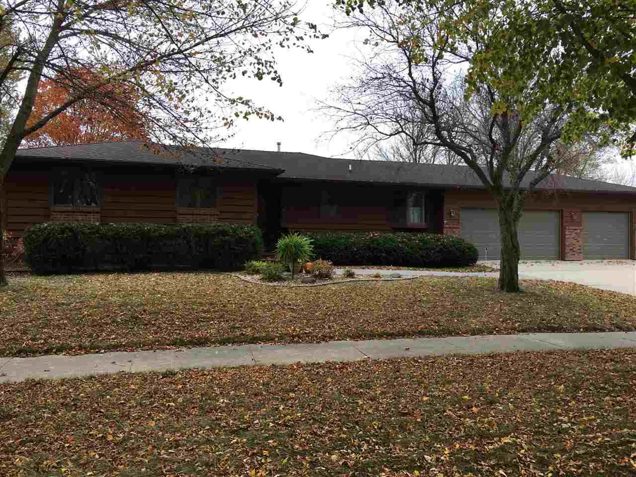 1085 Briarstone Dr - Photo 1
