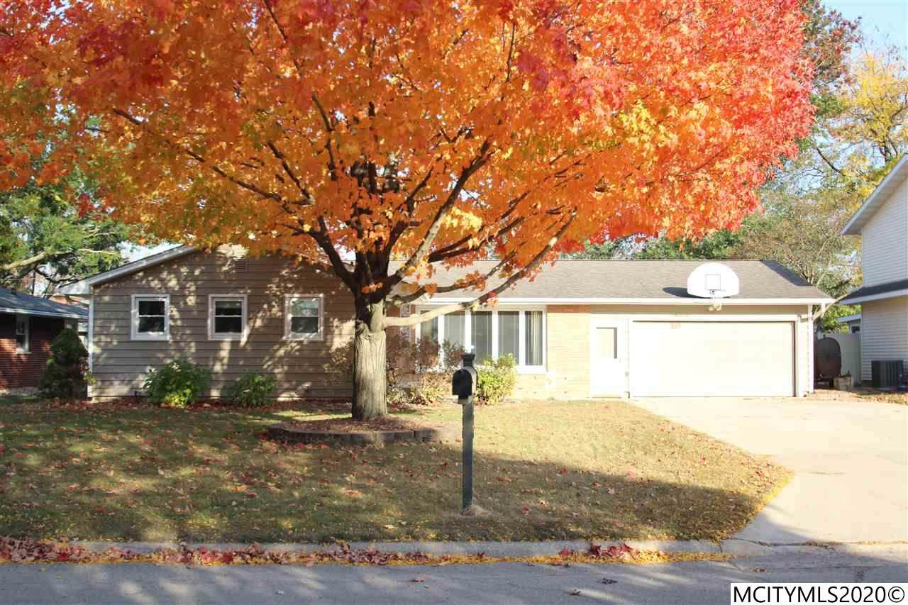 280 Parkridge Dr - Photo 1