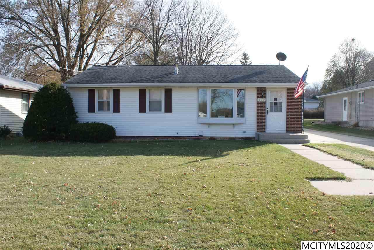 909 13th Se - Photo 1