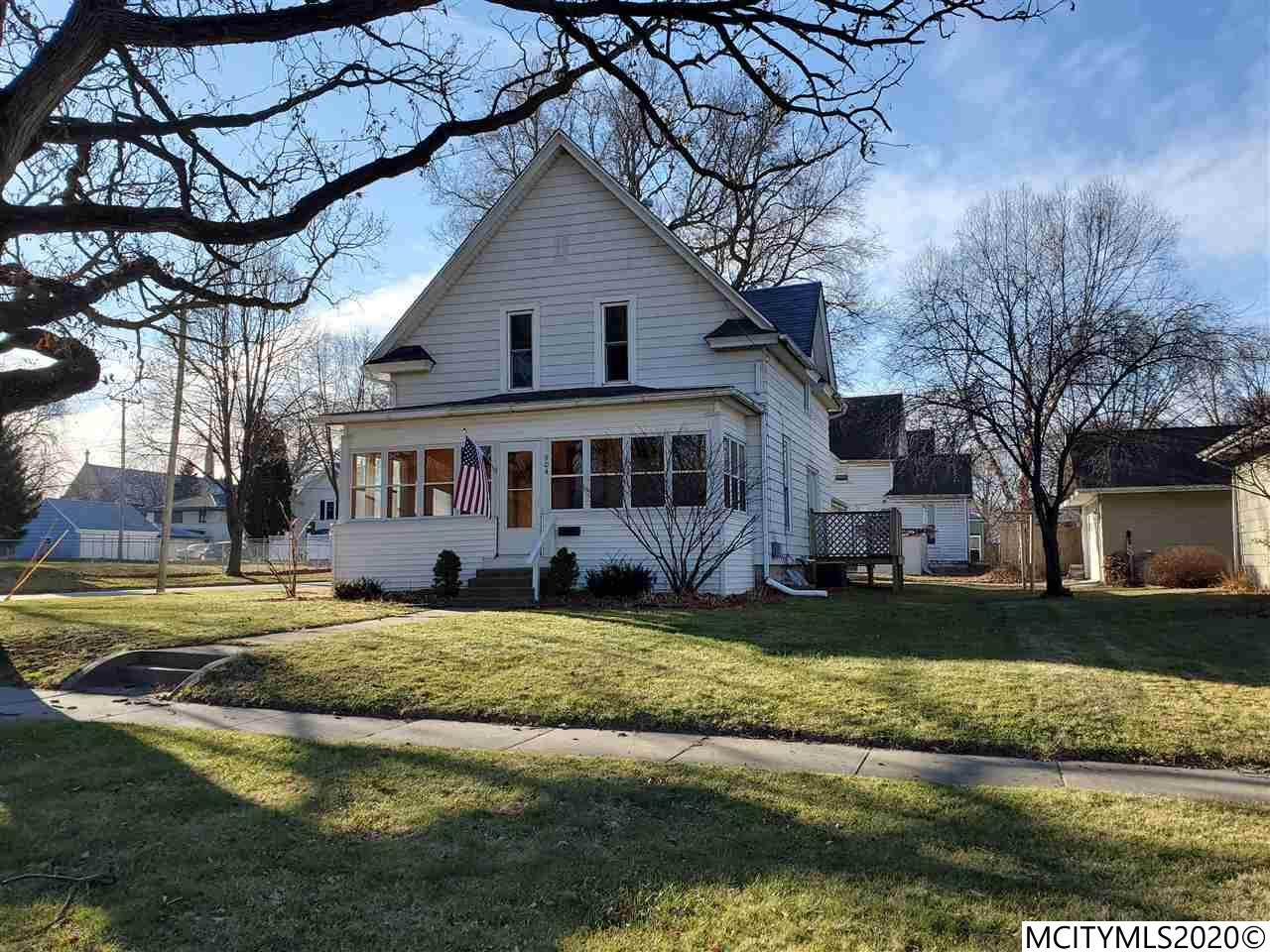 904 Washington - Photo 1