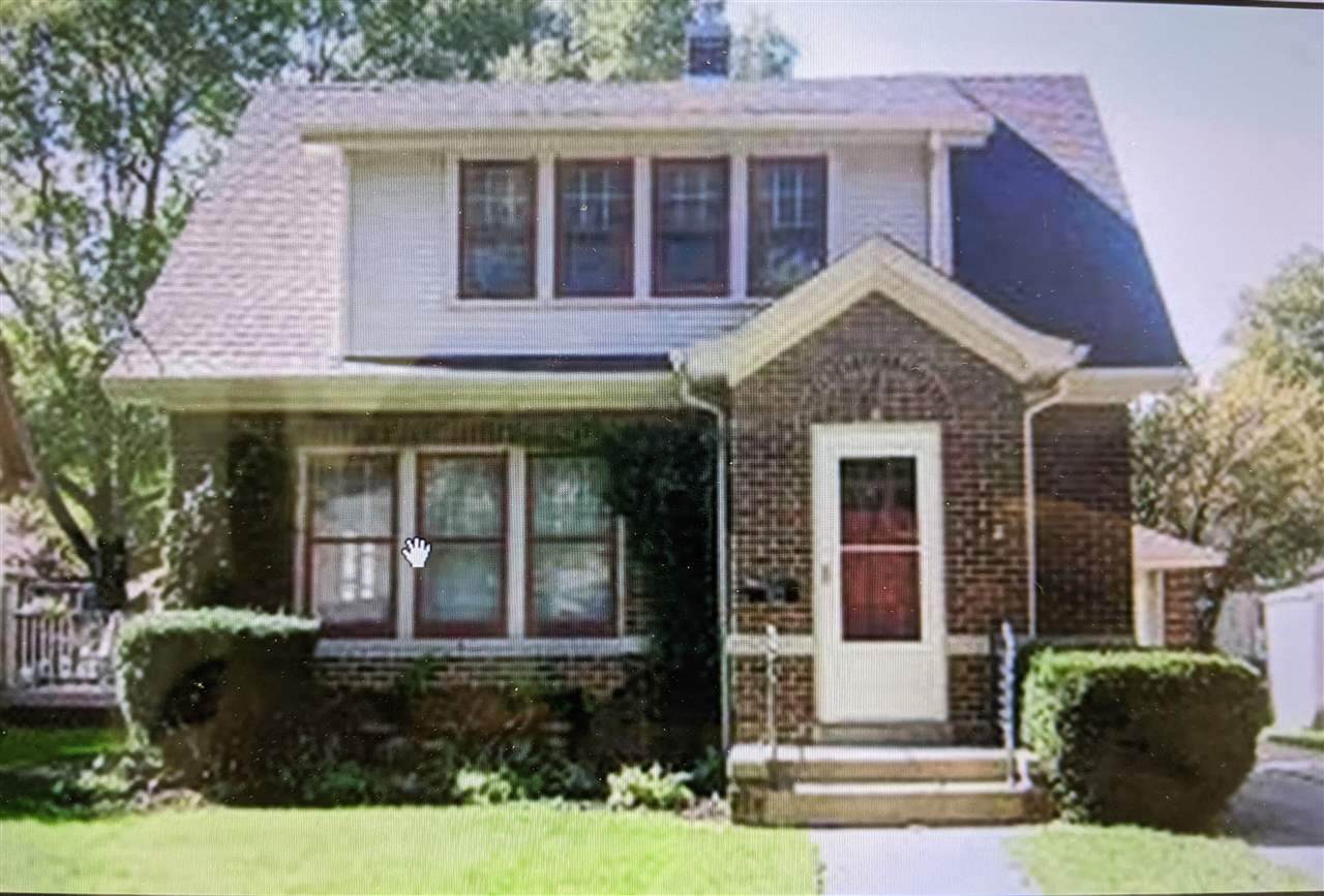 922 Madison - Photo 1