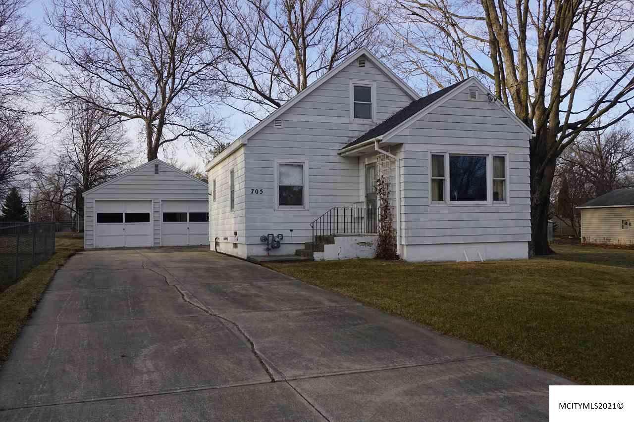 705 13th Se - Photo 1