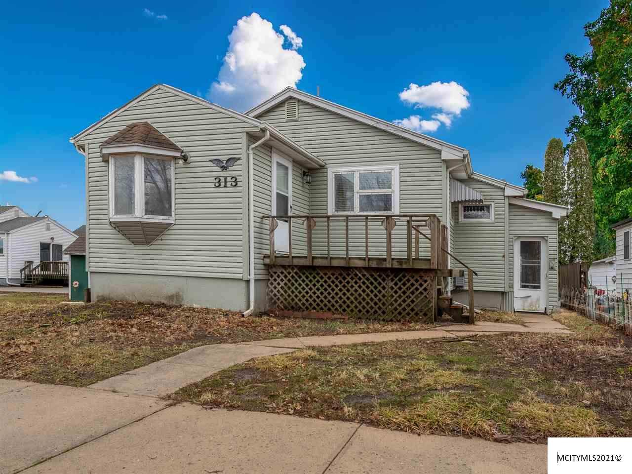 313 29th Sw - Photo 1