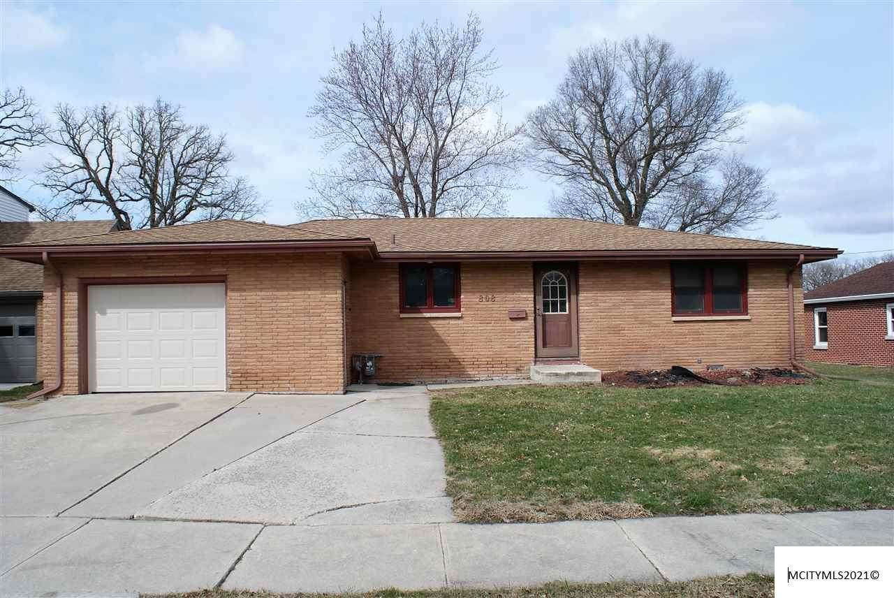 808 17th Ne - Photo 1