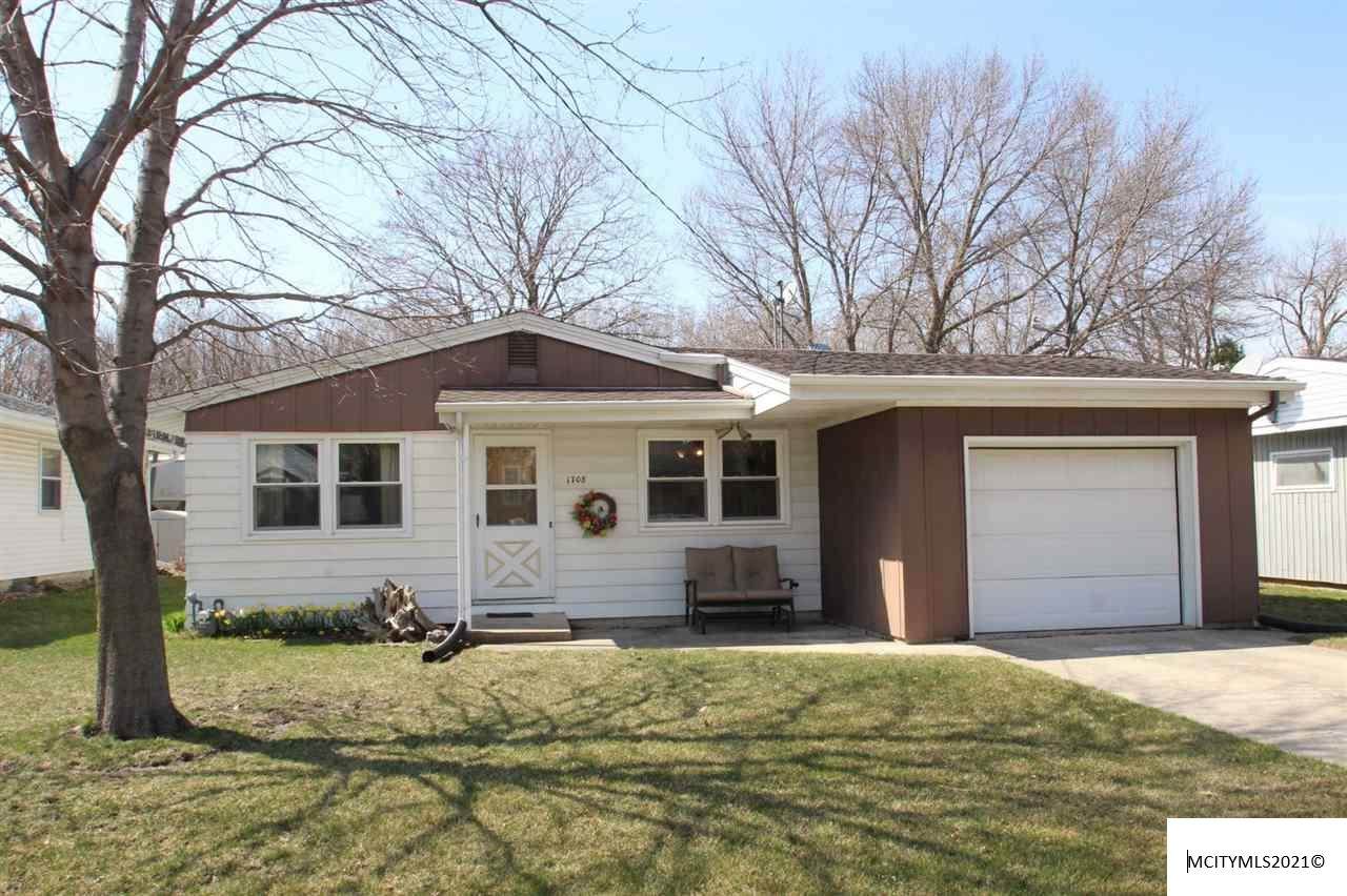 1708 Hampshire - Photo 1
