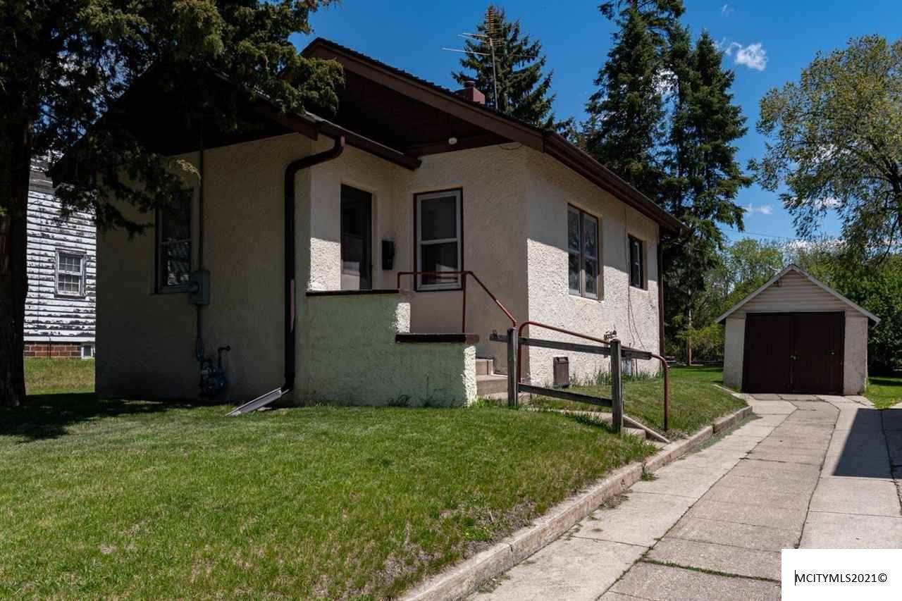 923 Jackson - Photo 1