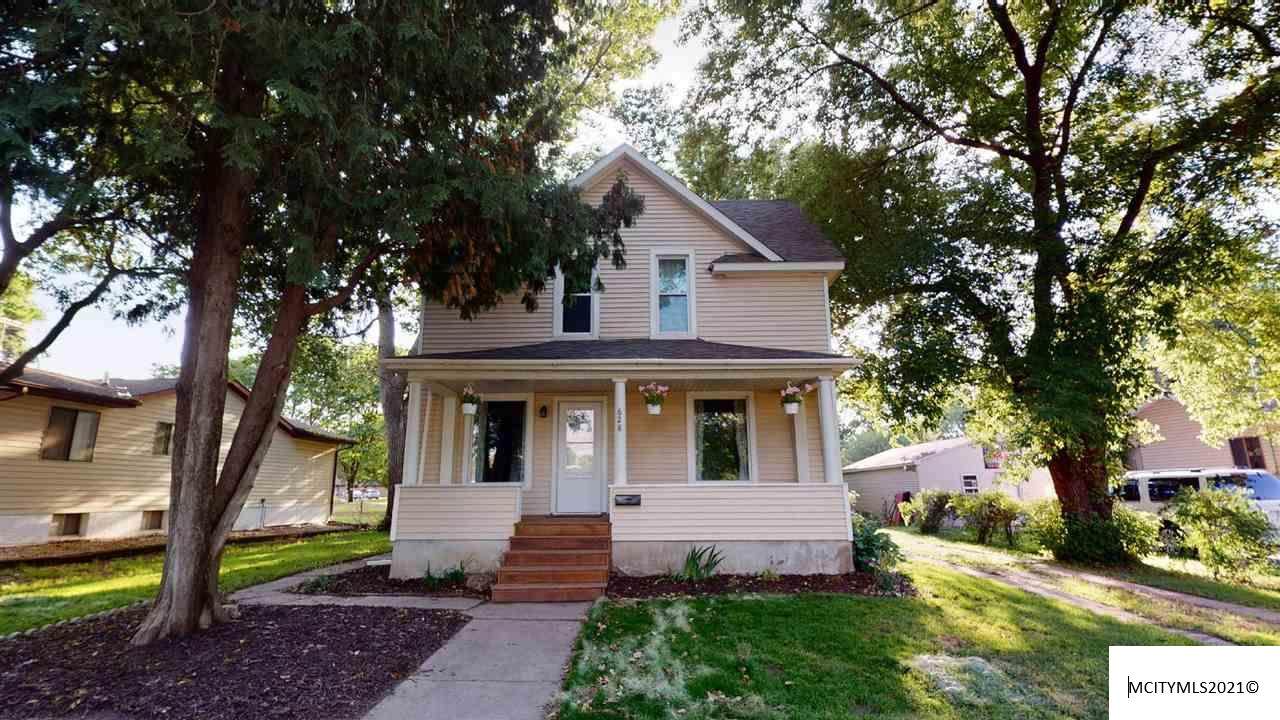 628 Van Buren - Photo 1