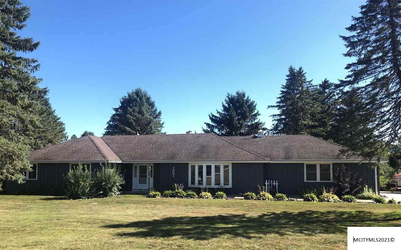 1051 Meadow Lake Dr - Photo 1