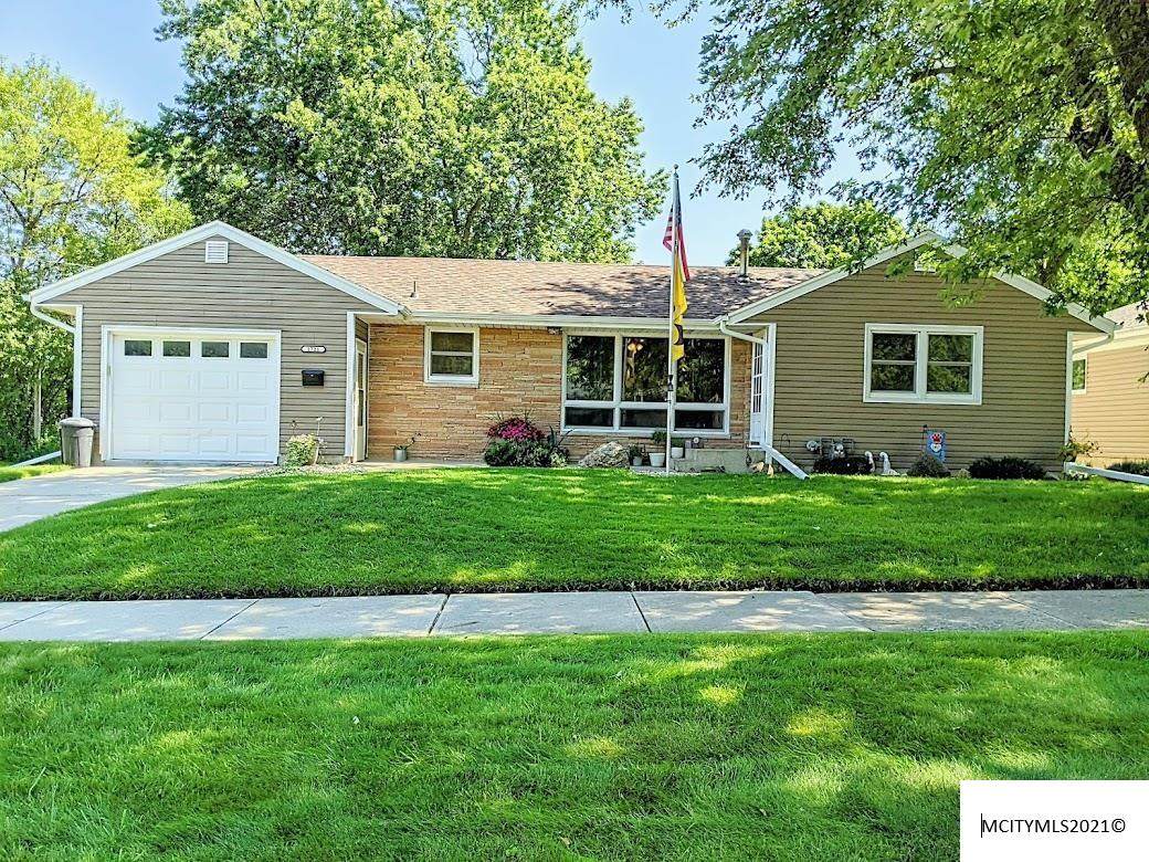 1721 Hampshire - Photo 1