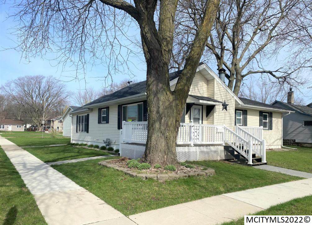 717 13th St - Photo 1
