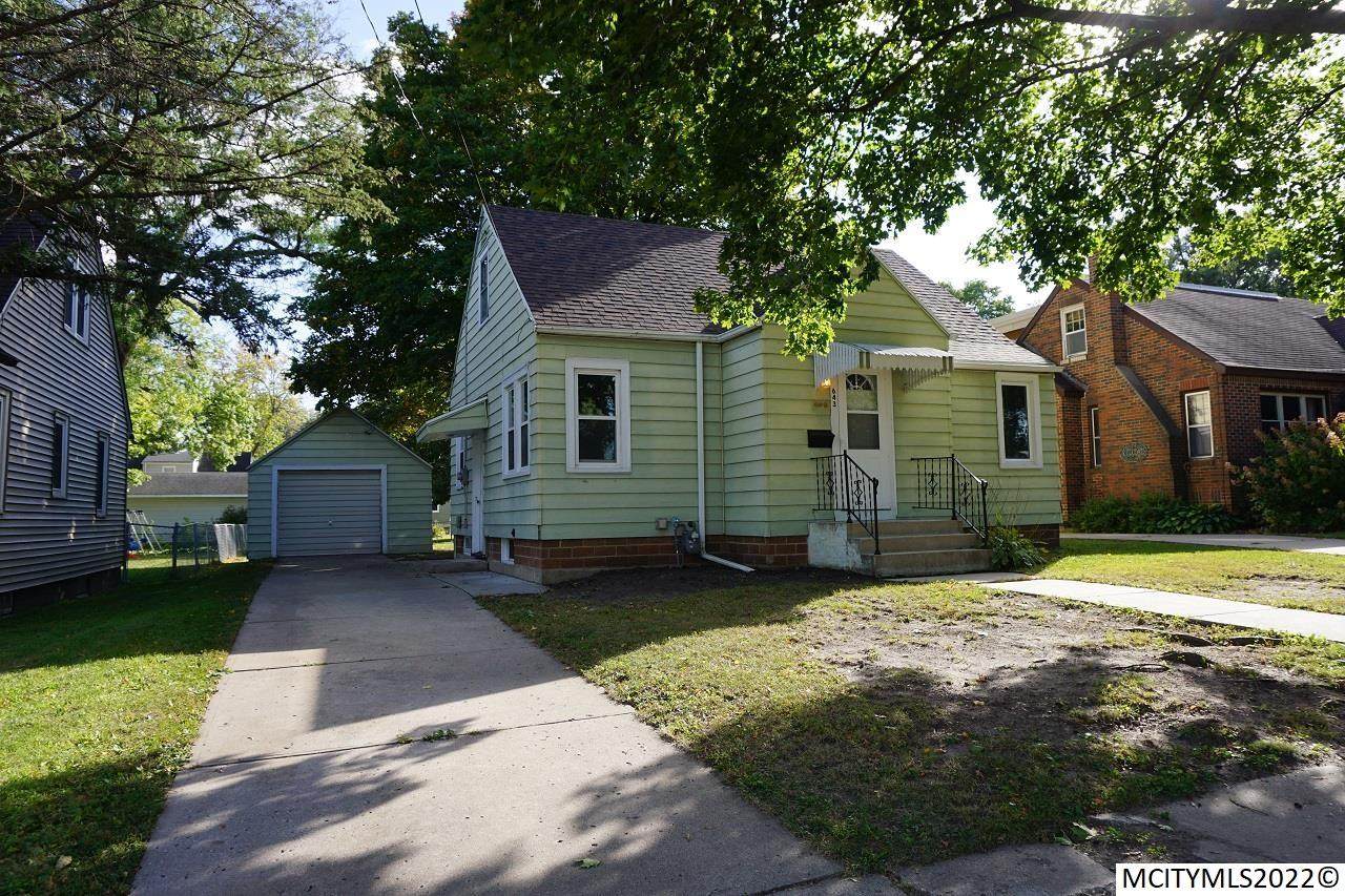 643 10th Ne - Photo 1