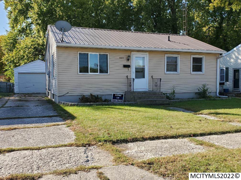 933 17th Ne - Photo 1
