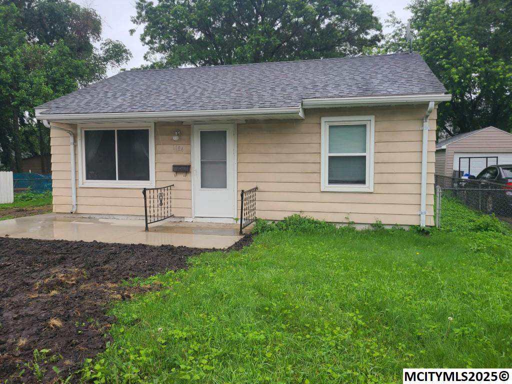 1104 Van Buren - Photo 1