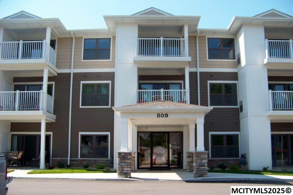 809 7th Ave N #106 - Photo 1