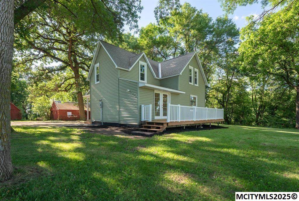 1320 S Lake St - Photo 1