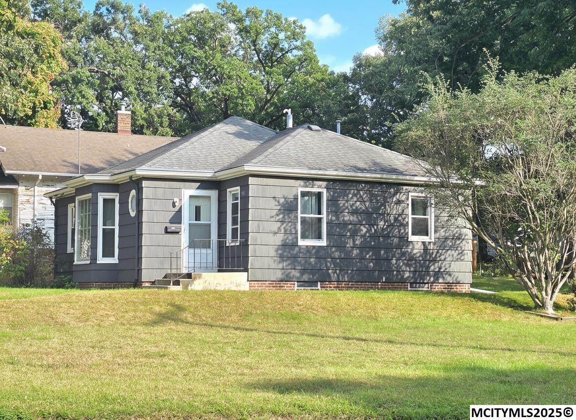 311 10th Ne - Photo 1
