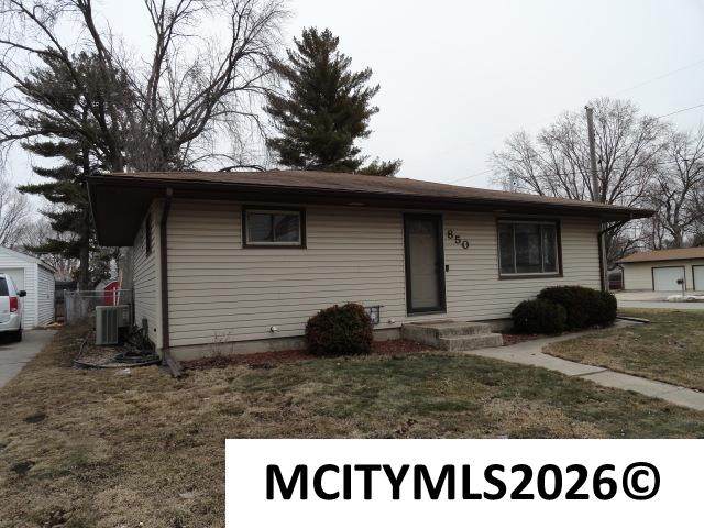 850 15th Se - Photo 1