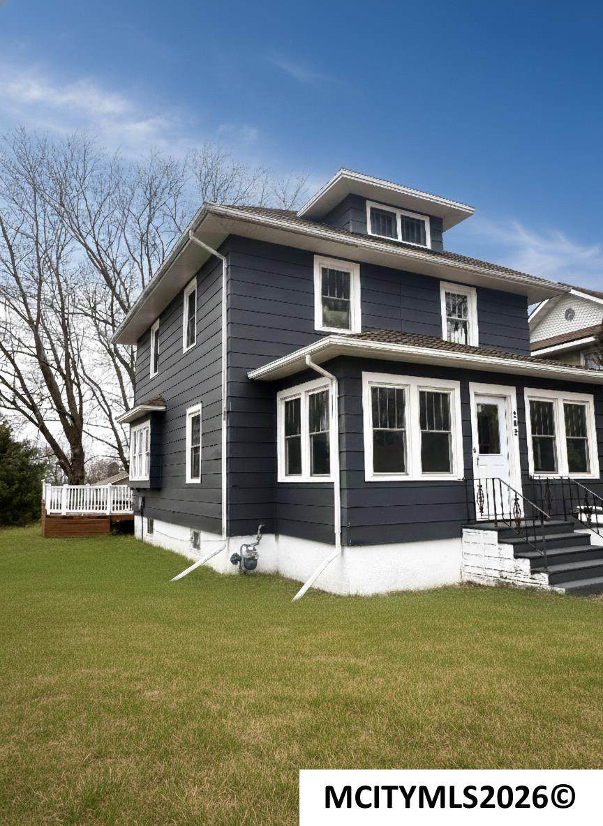 102 4th St N - Photo 1