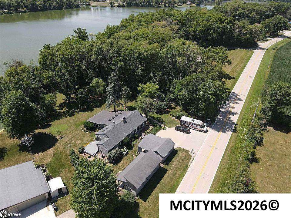 1431 Beeds Lake Dr - Photo 1