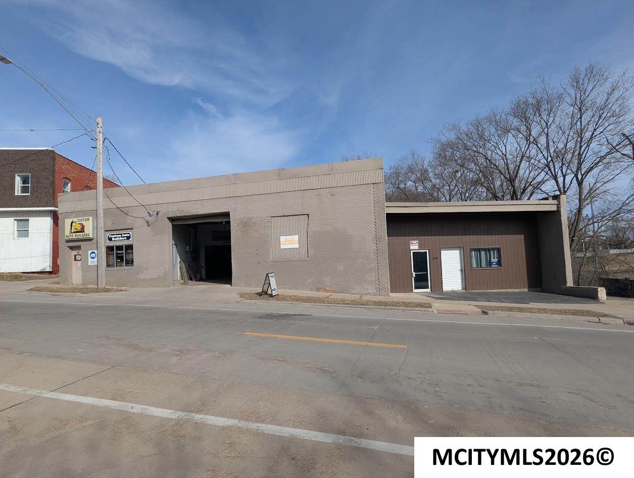 335-339 Delaware - Photo 1