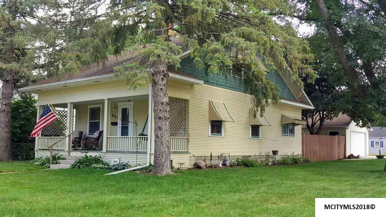 801 10th Ne - Photo 1