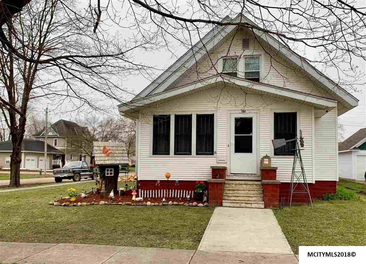200 9th St N - Photo 1