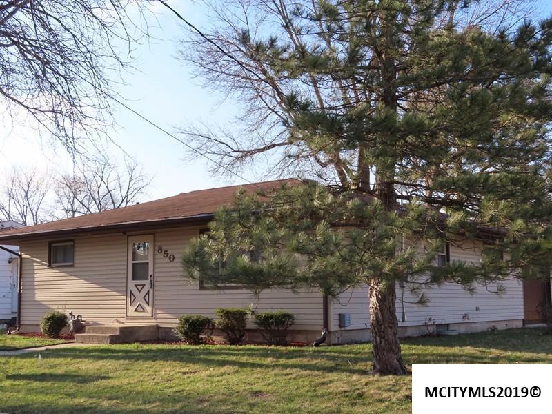 850 15th Se - Photo 1