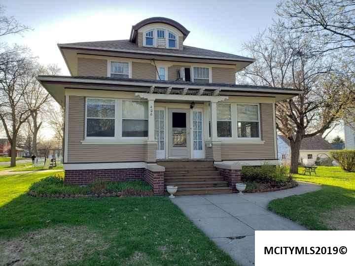 406 Clark St - Photo 1