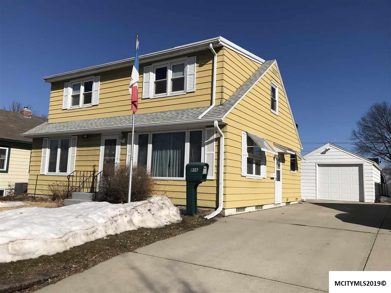 816 11th Ne - Photo 1