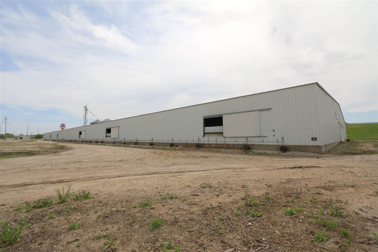 2809 Main Ave - Photo 1