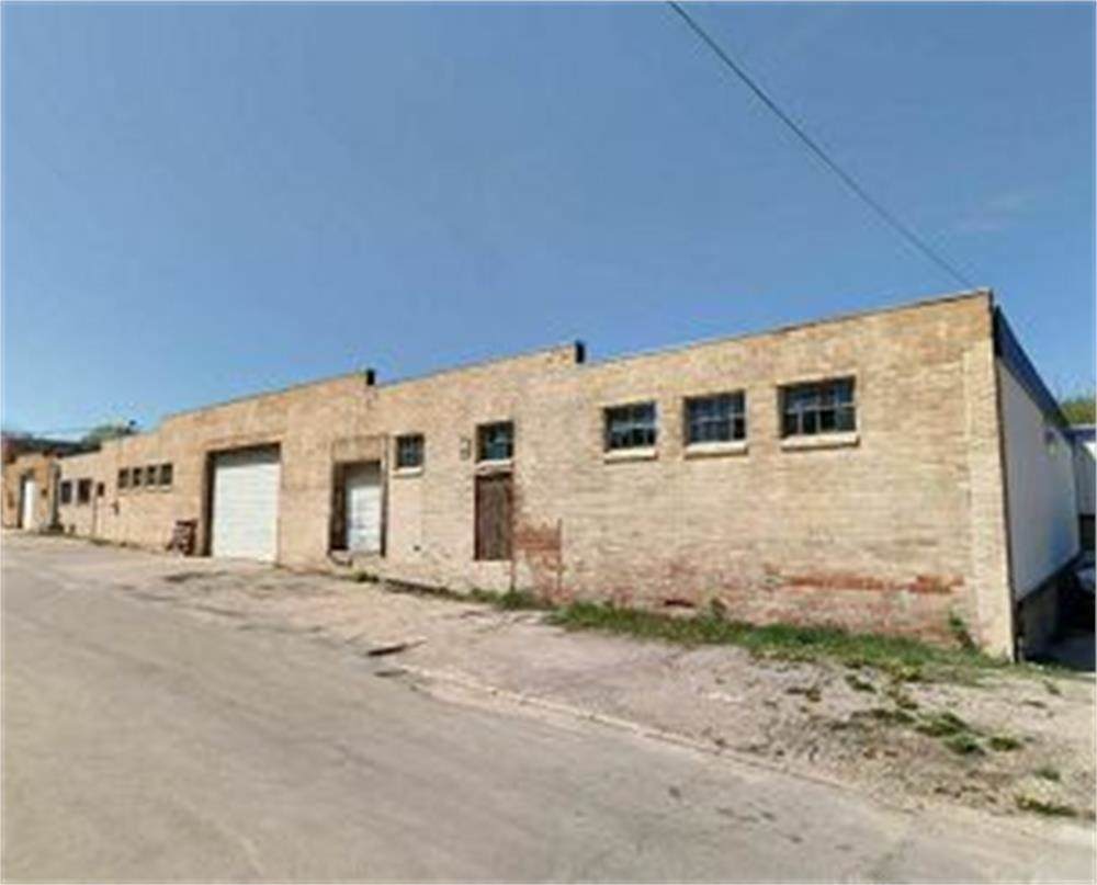 22 10th Sw - Photo 1