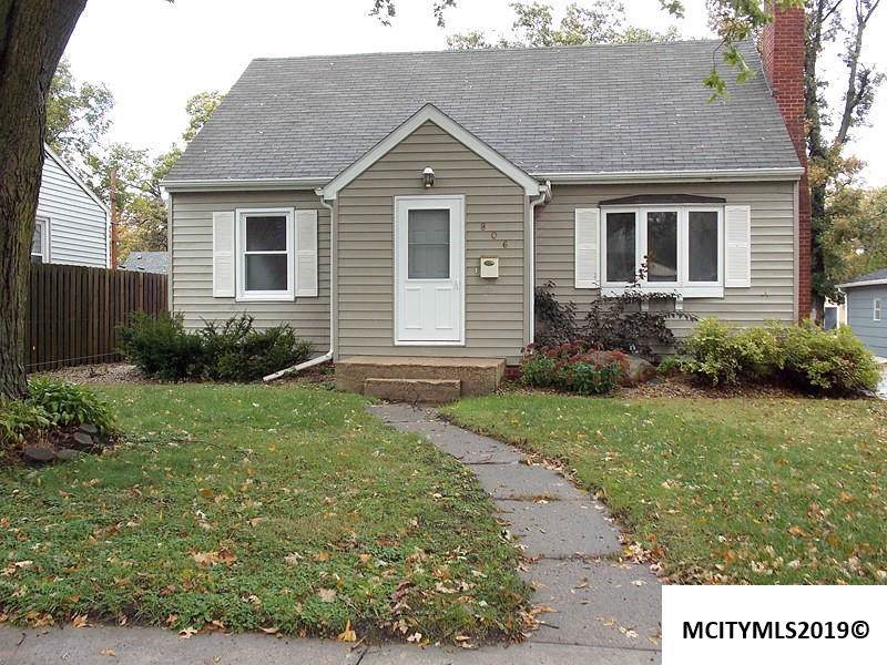 806 16th Ne - Photo 1