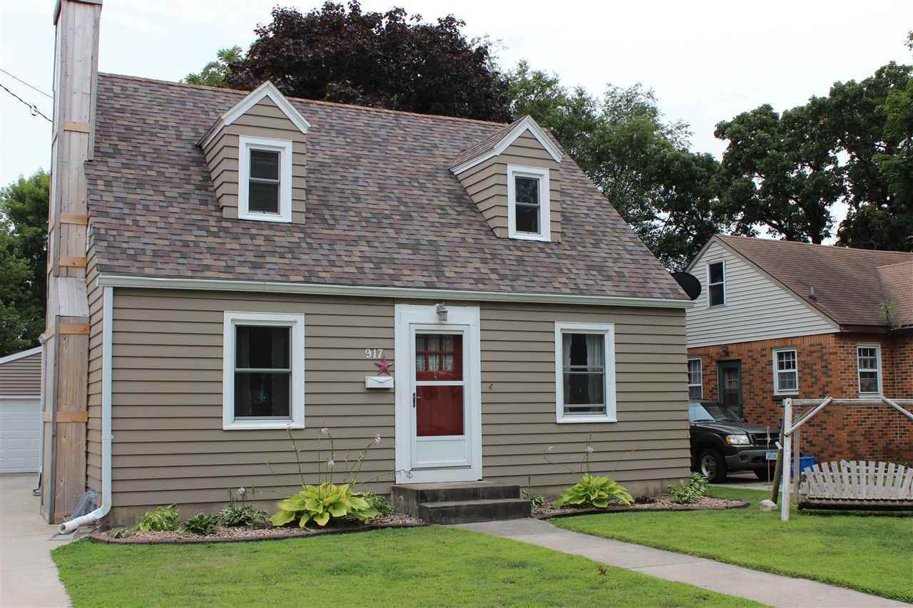 917 15th Ne - Photo 1