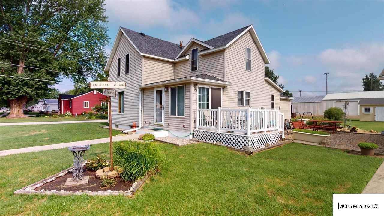 922 Thompson St - Photo 1