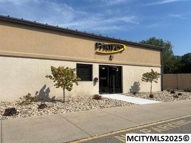 687 Taft Ave - Photo 1