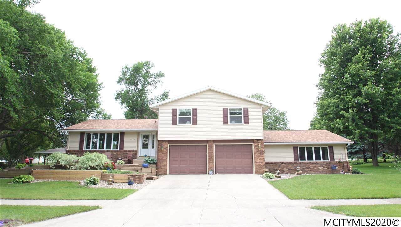 1043 14th Se - Photo 1