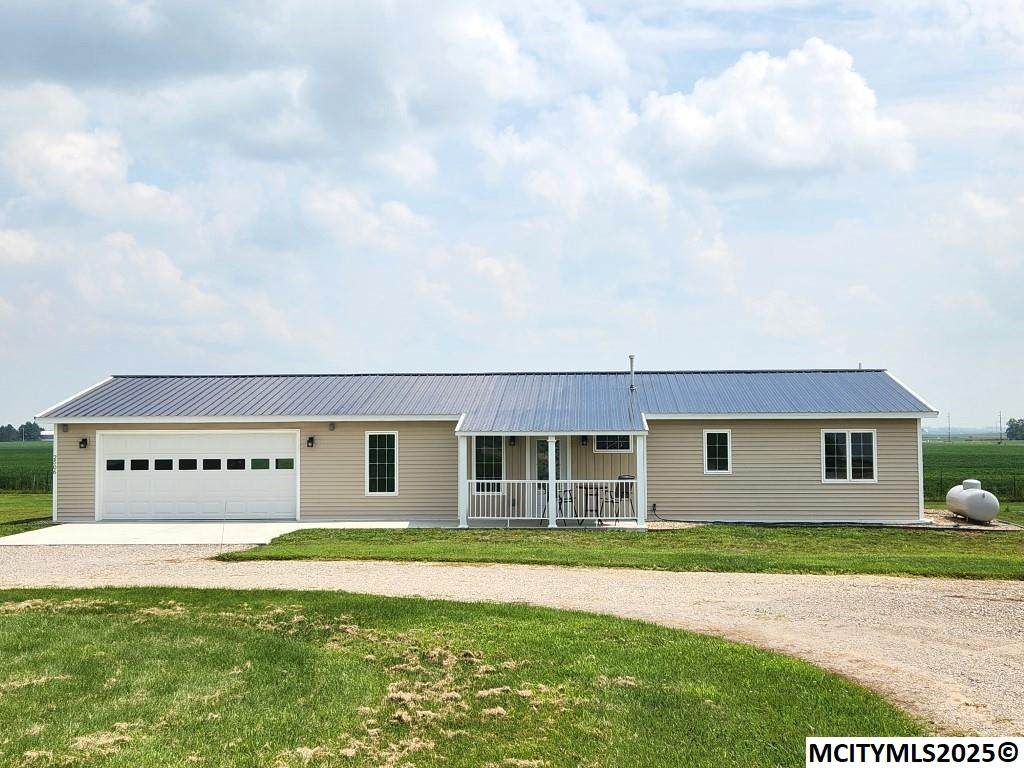 2506 32nd St - Photo 1