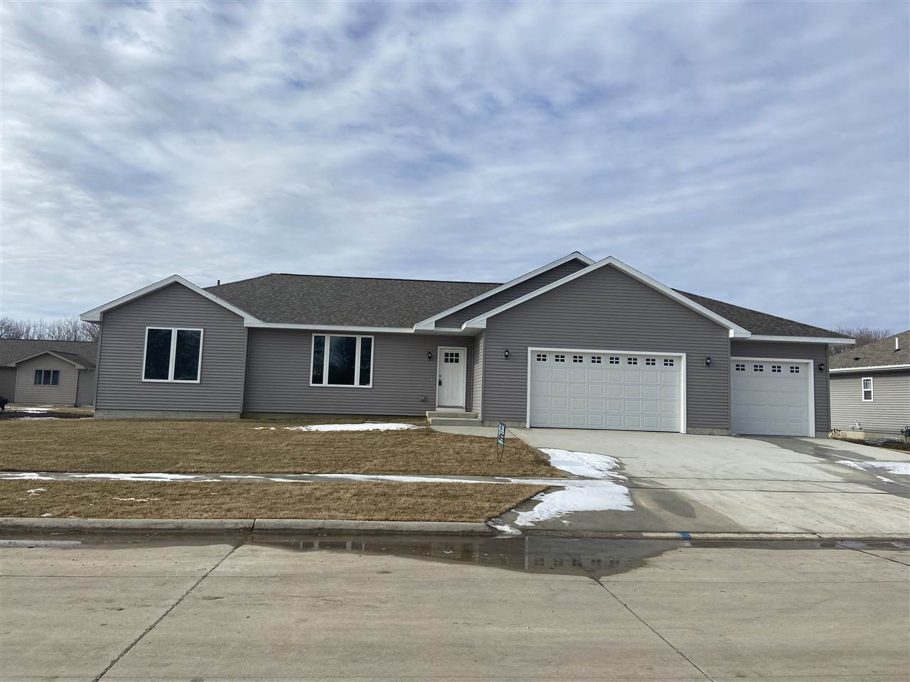 1505 Rylea Dr - Photo 1