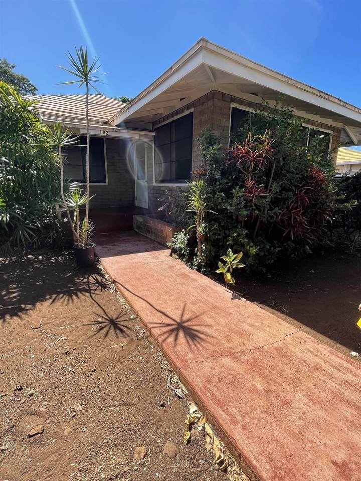 182 Panaewa St - Photo 1